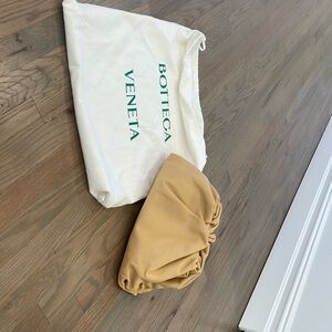 Bottega Veneta Pouch large gathered leather clutch